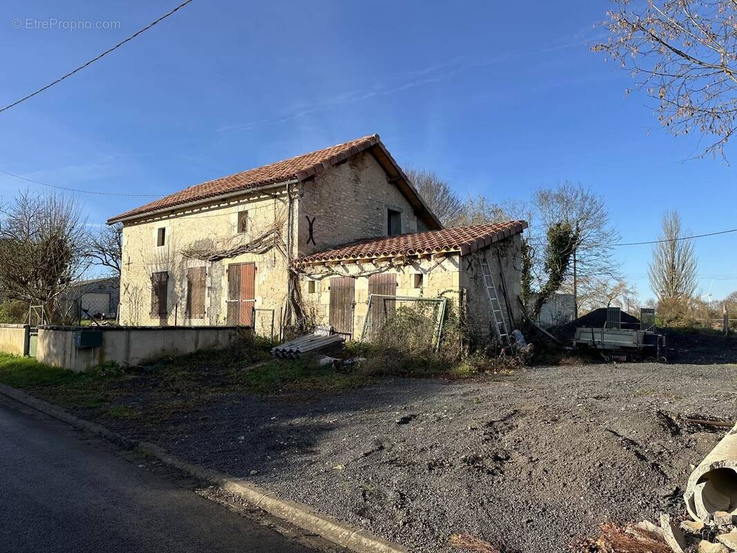 Maison à USSON-DU-POITOU