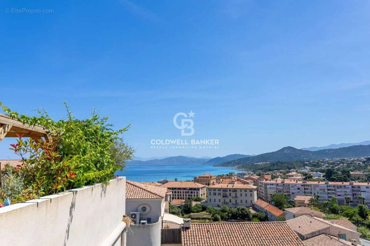 Appartement à L'ILE-ROUSSE