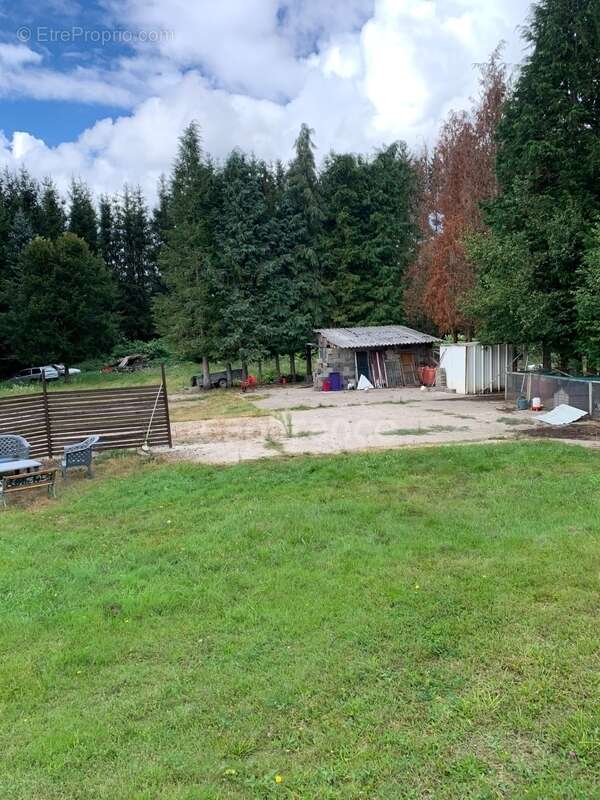 Appartement à NOIRETABLE