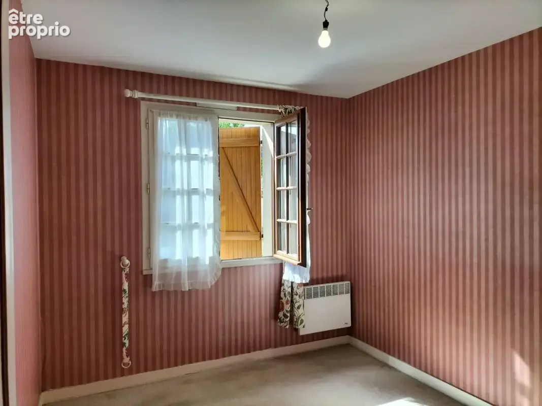 Pavillon à vendre Villaines la Juhel chambre