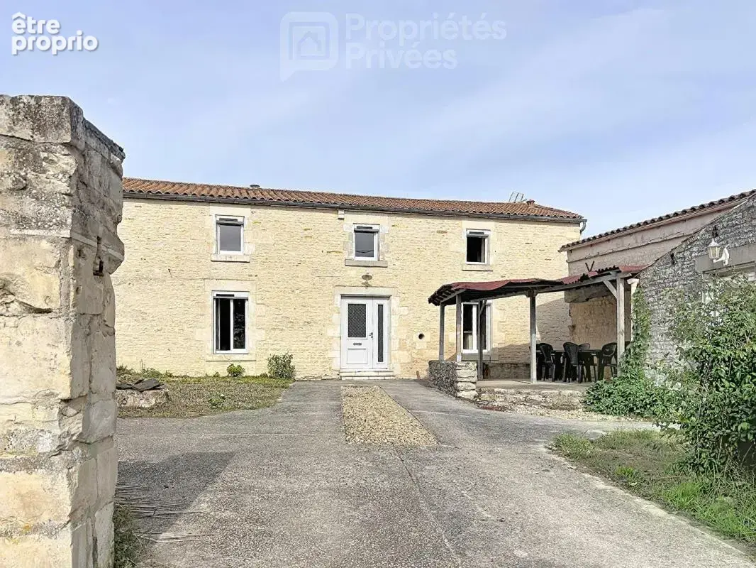 Longère de charme 135 m2 avec dépendances de 95 m2 - photo 4