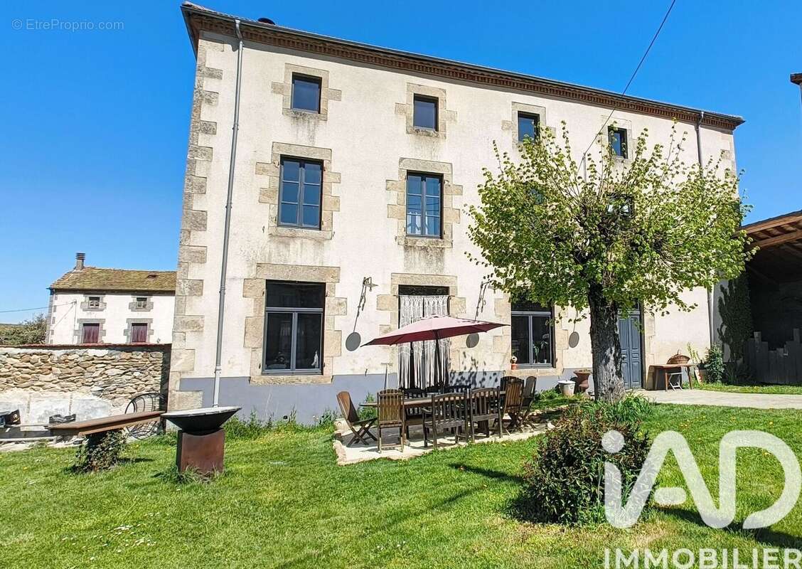 Maison 150 m² à Bertignat  - photo 2