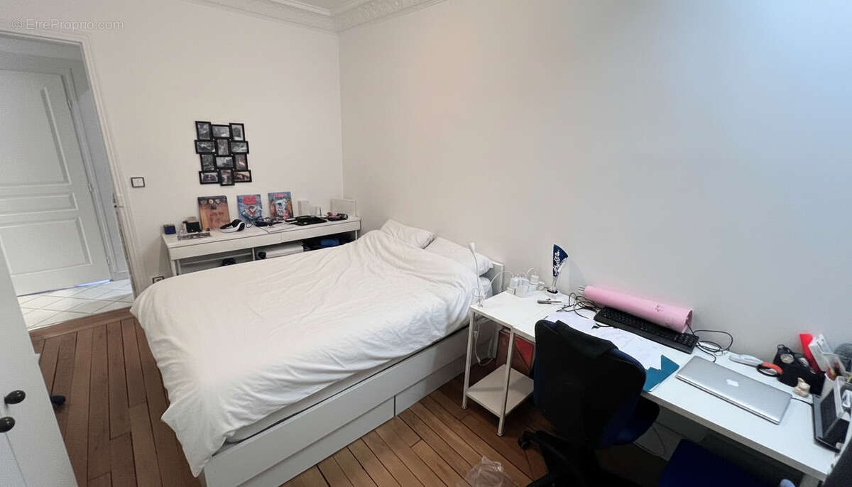 Appartement à COURBEVOIE