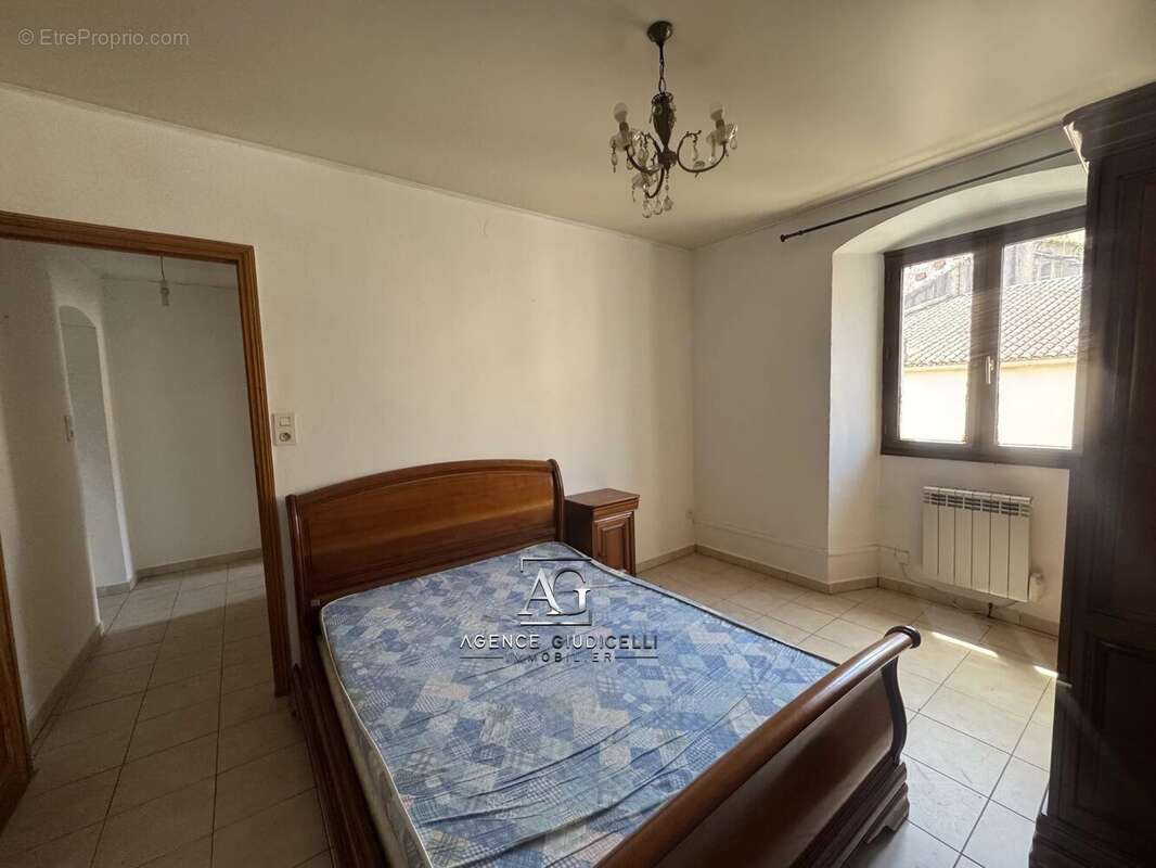 Appartement à CORTE
