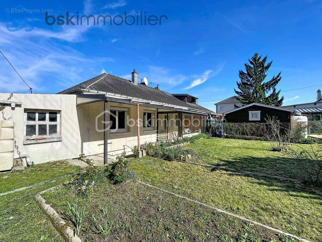 Maison à SAINT-ETIENNE-DU-ROUVRAY