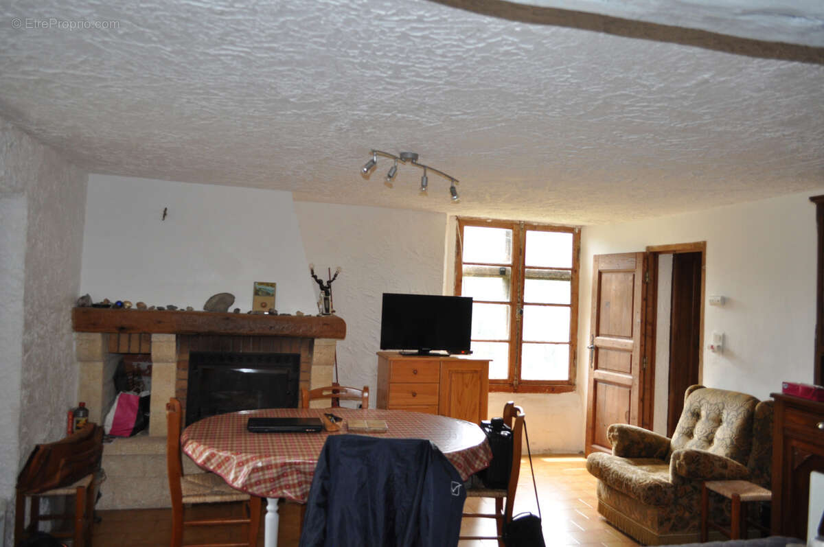 Maison à ROUBION