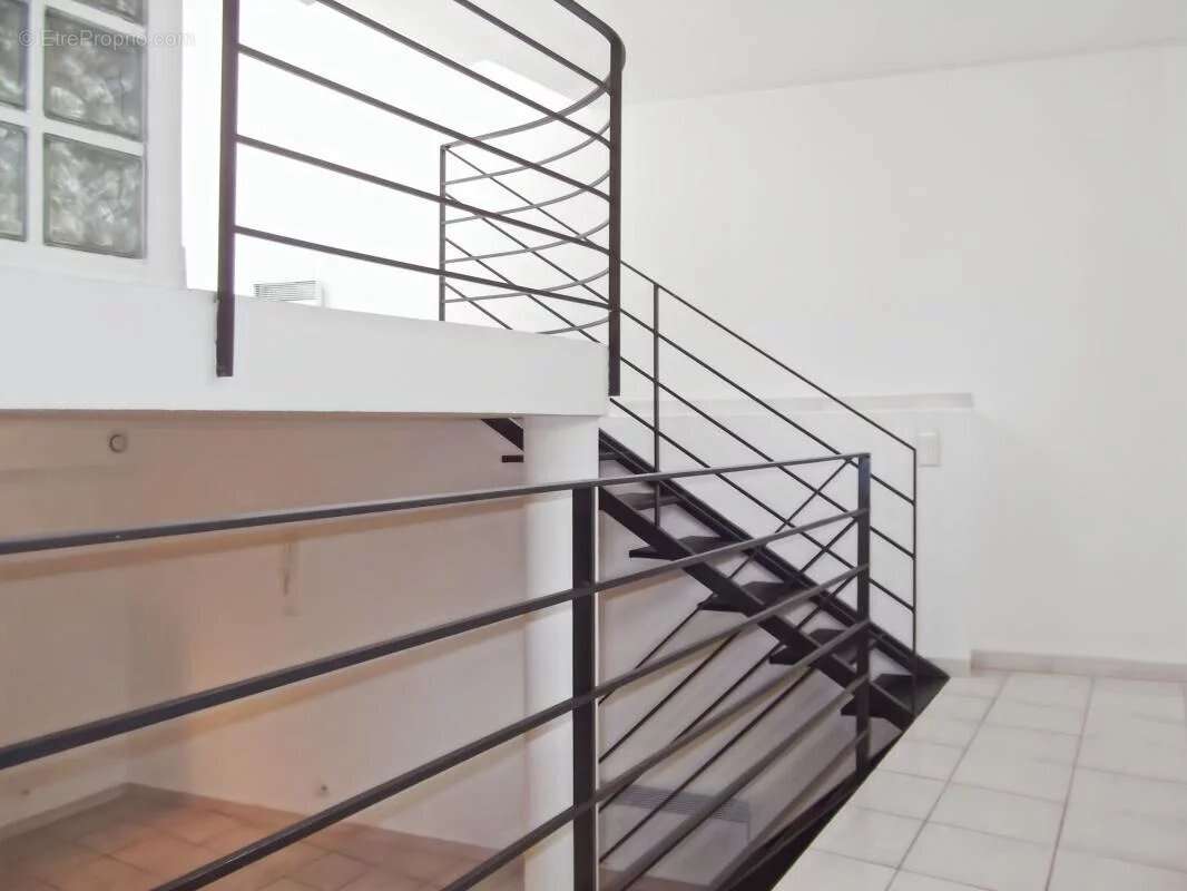 Appartement à VILLENEUVE-LES-AVIGNON