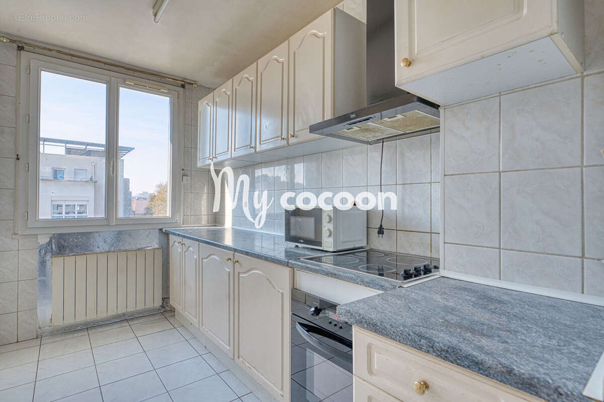Appartement à LYON-8E
