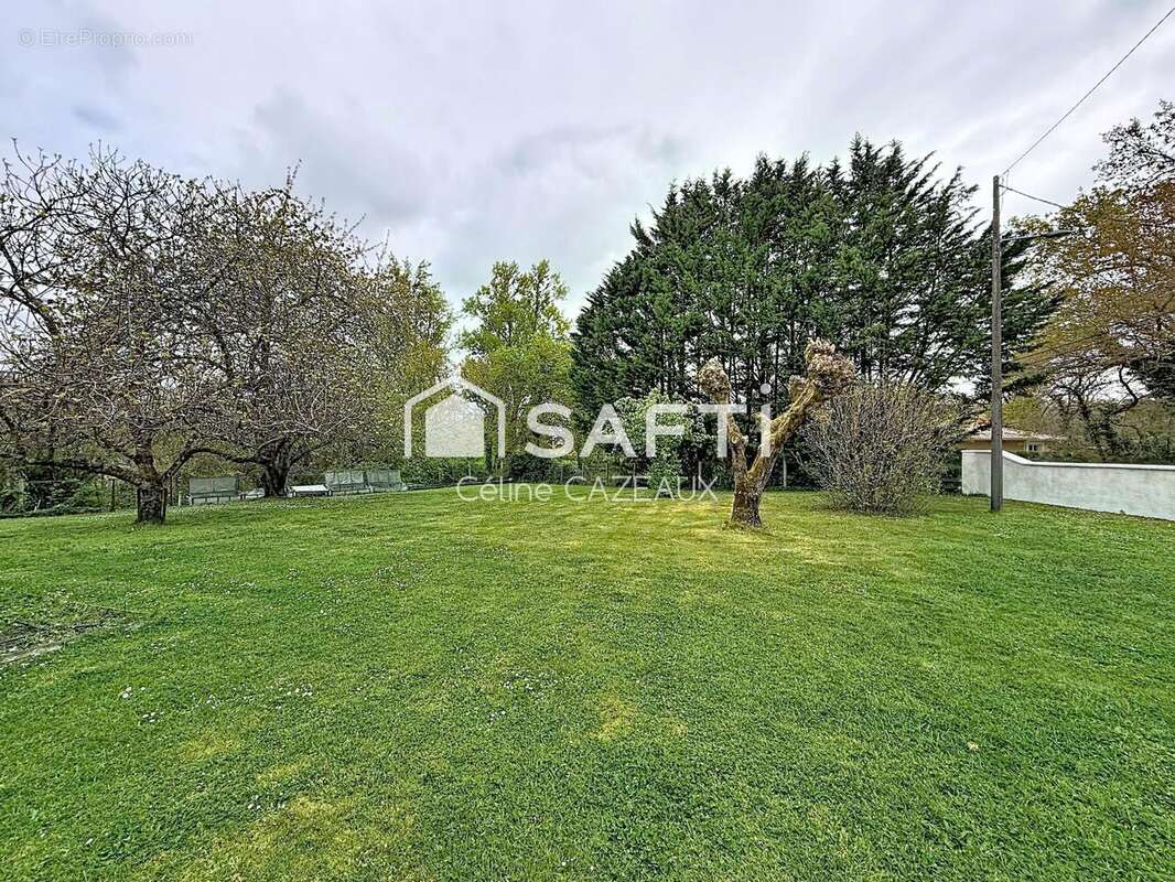 Terrain 830 m² à Soussans  - photo 3