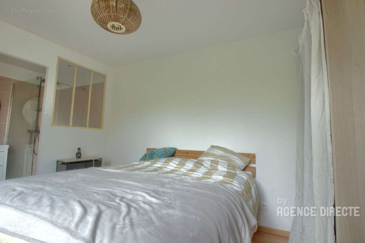 Maison à LA CHAPELLE-DES-FOUGERETZ