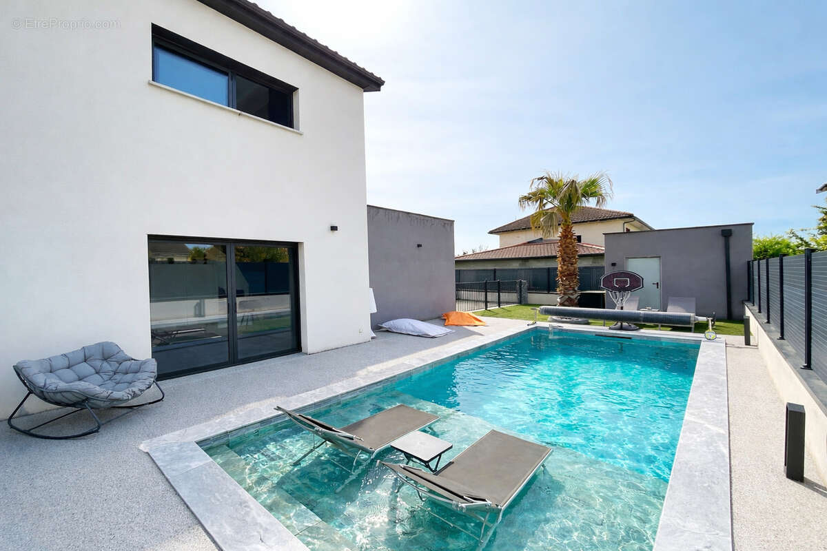 Maison à MIONS