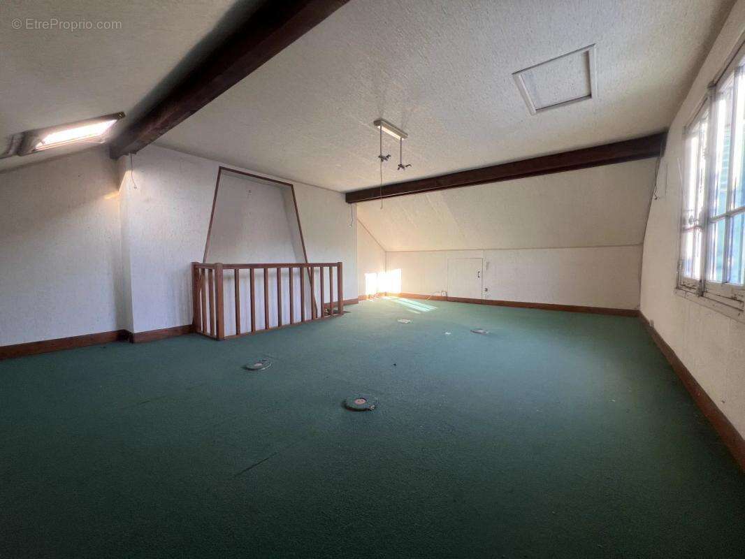 Maison à LES CLAYES-SOUS-BOIS