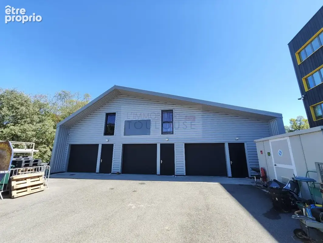 À vendre  ensemble immobilier d'activité  secteur stratégique - photo 4