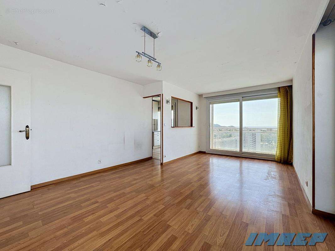 Appartement à MARSEILLE-9E