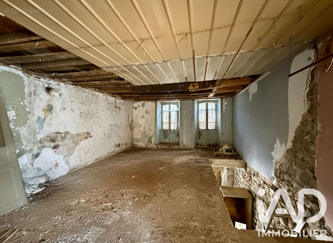 Maison 130 m² à Saint-Chely-D'apcher  - photo 5