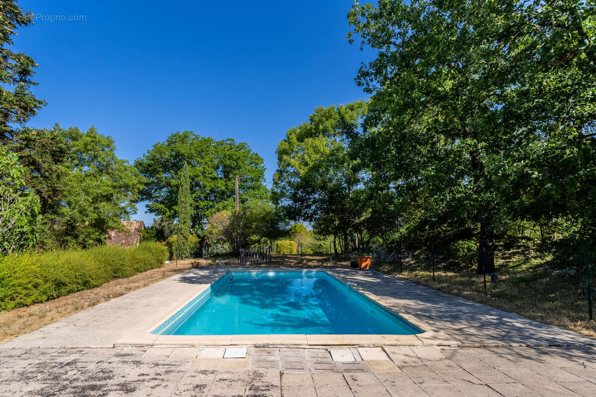 Maison de campagne avec annexe, piscine et dépendance - photo 10