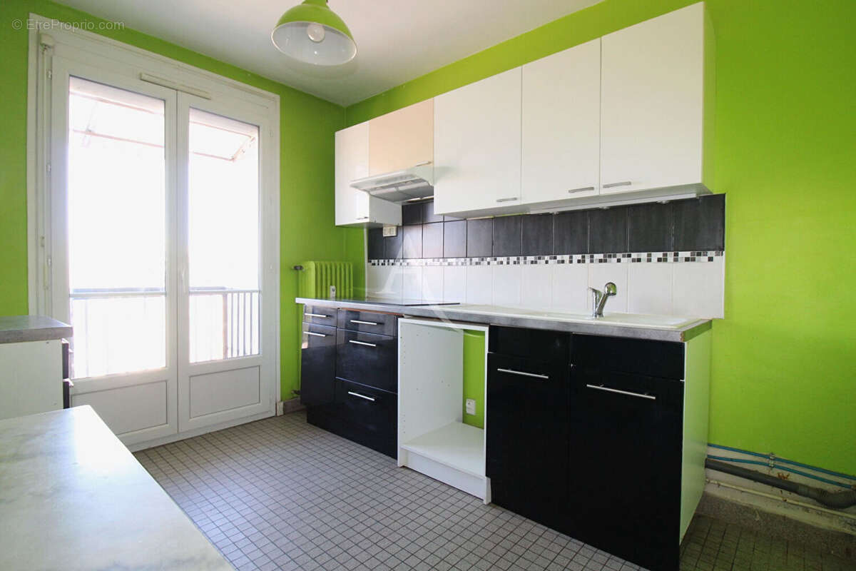 Appartement traversant Chalon Sur Saône T3 - Saint-Jean-des-Vignes - photo 7