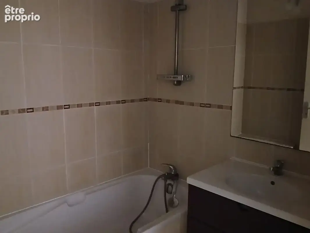 ST DENIS BEL APT. T2 d'une surface habitable de 57 m² + 16 m² de Varangue - photo 8