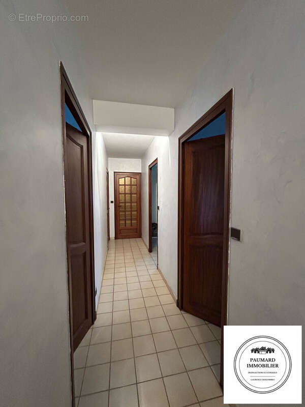 coin nuit , 3 chambres , grande salle de bains et douches , toilettes  - Maison à GRANGES-LES-BEAUMONT