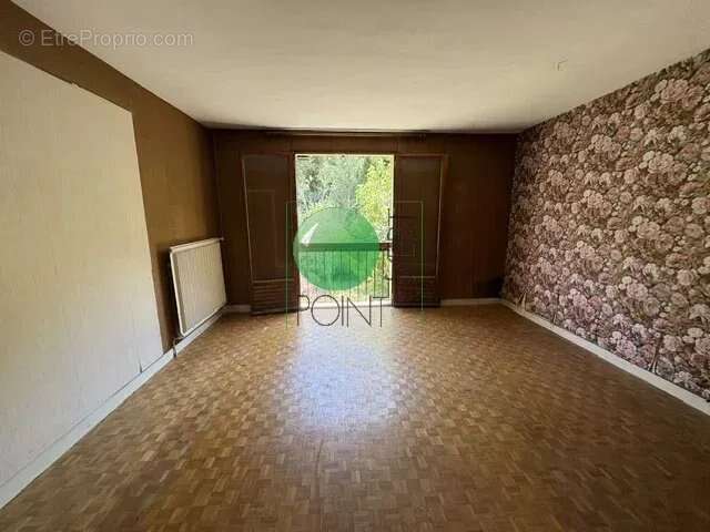 Maison mitoyenne 4 chambres vert-le-grand - photo 5
