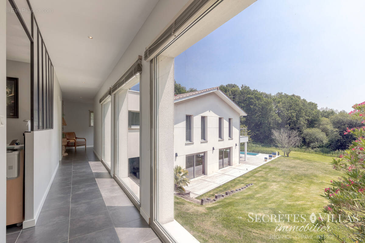 Maison à FARGUES-SAINT-HILAIRE