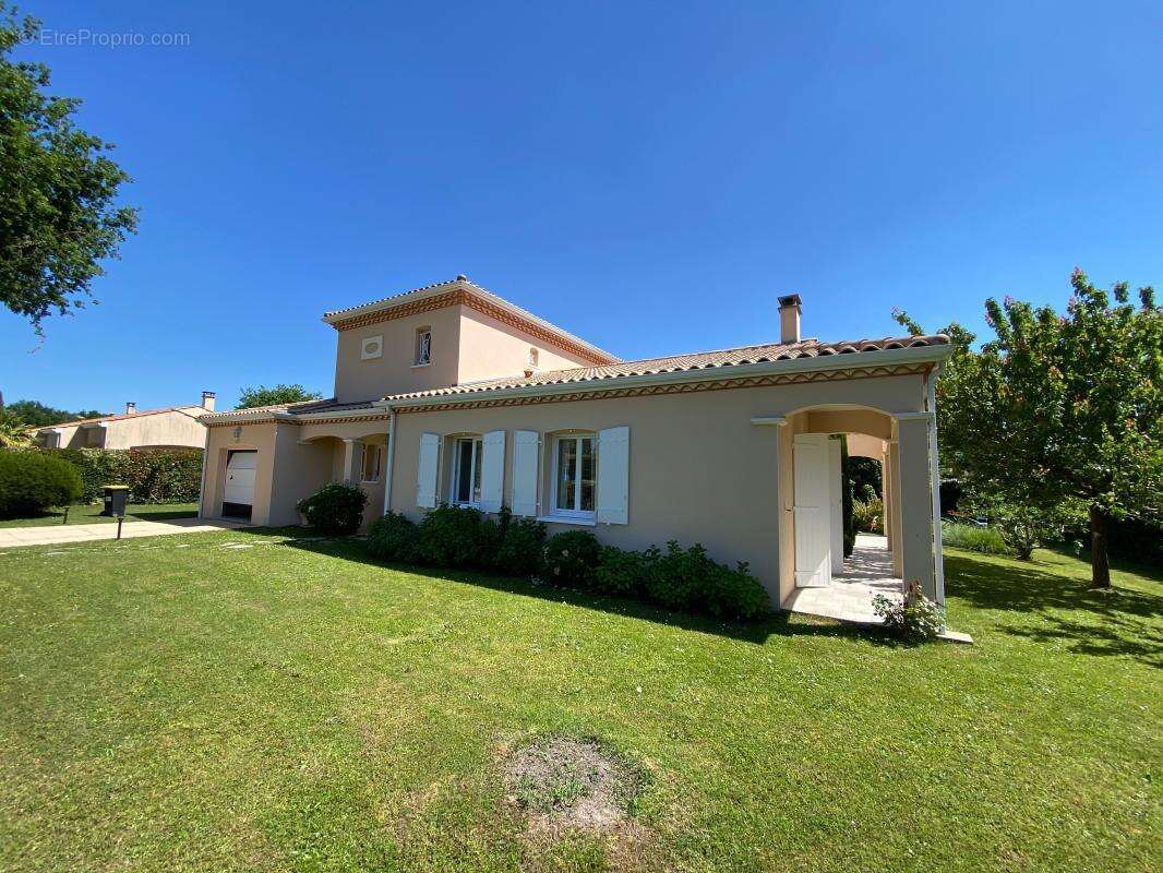 Maison à LES MATHES