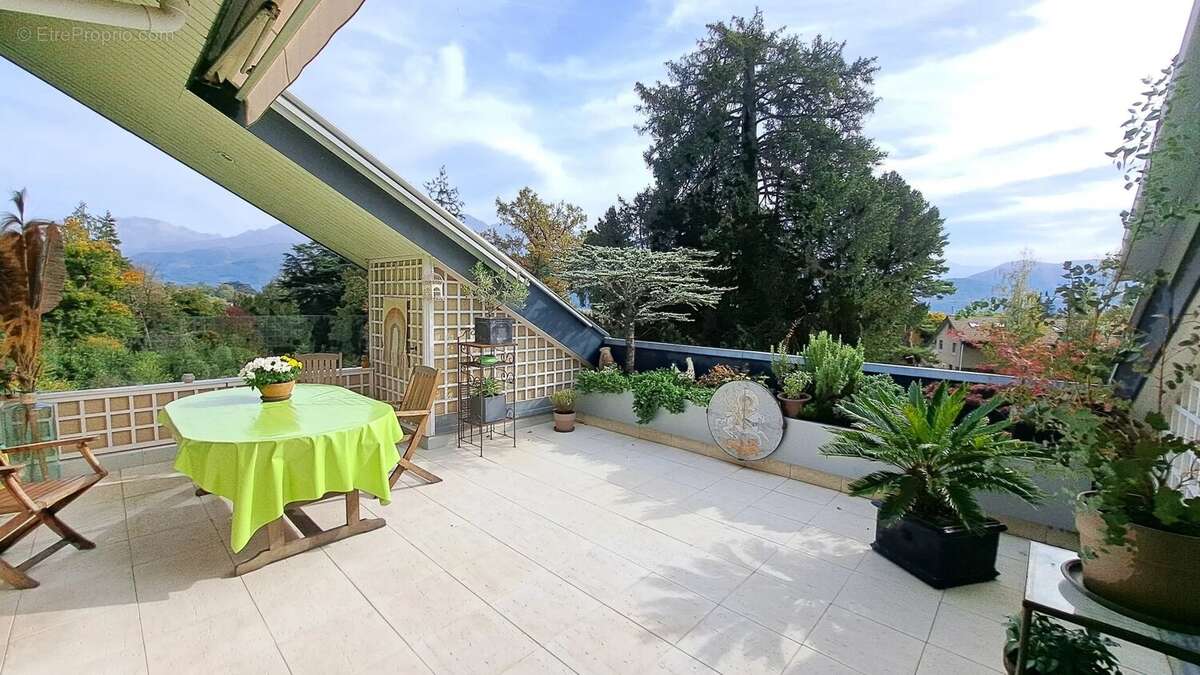 Appartement à MEYLAN