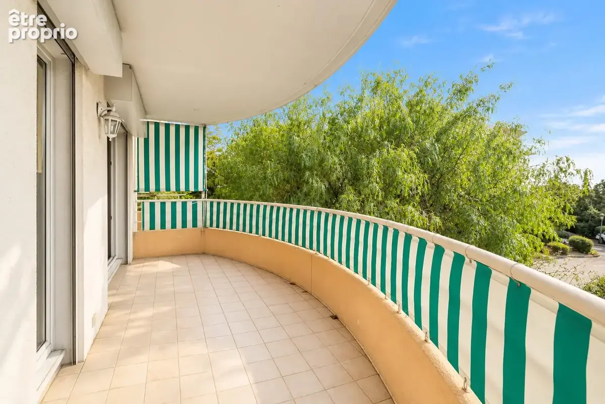 Photo Appartement à Saint-Laurent-Du-Var au prix de 260 000€