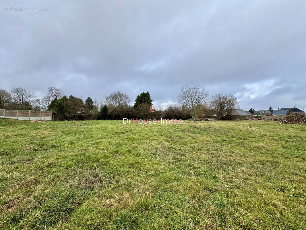 Terrain à SAINT-NICOLAS-D'ALIERMONT
