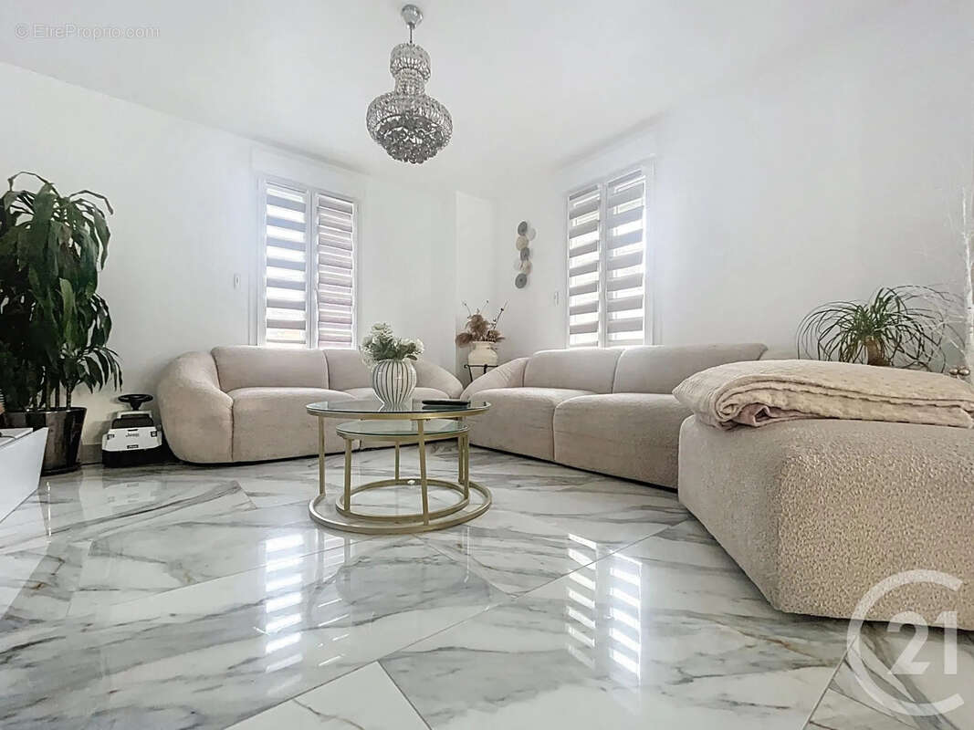 Maison à THAON-LES-VOSGES