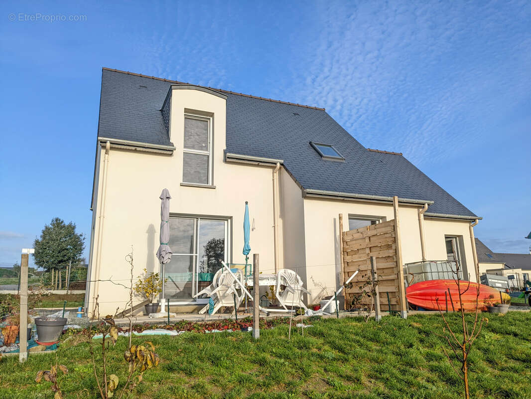 Maison à CREHEN