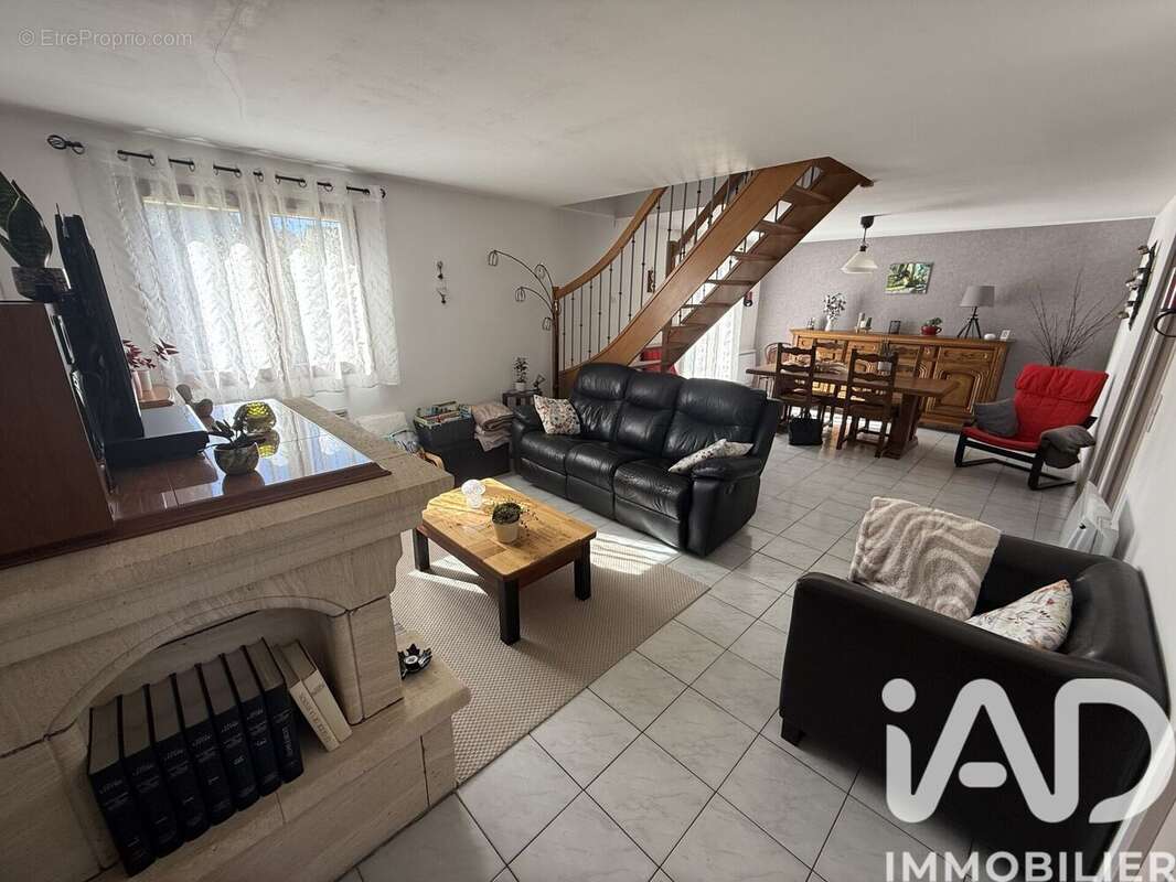 Photo 3 - Maison à REMY