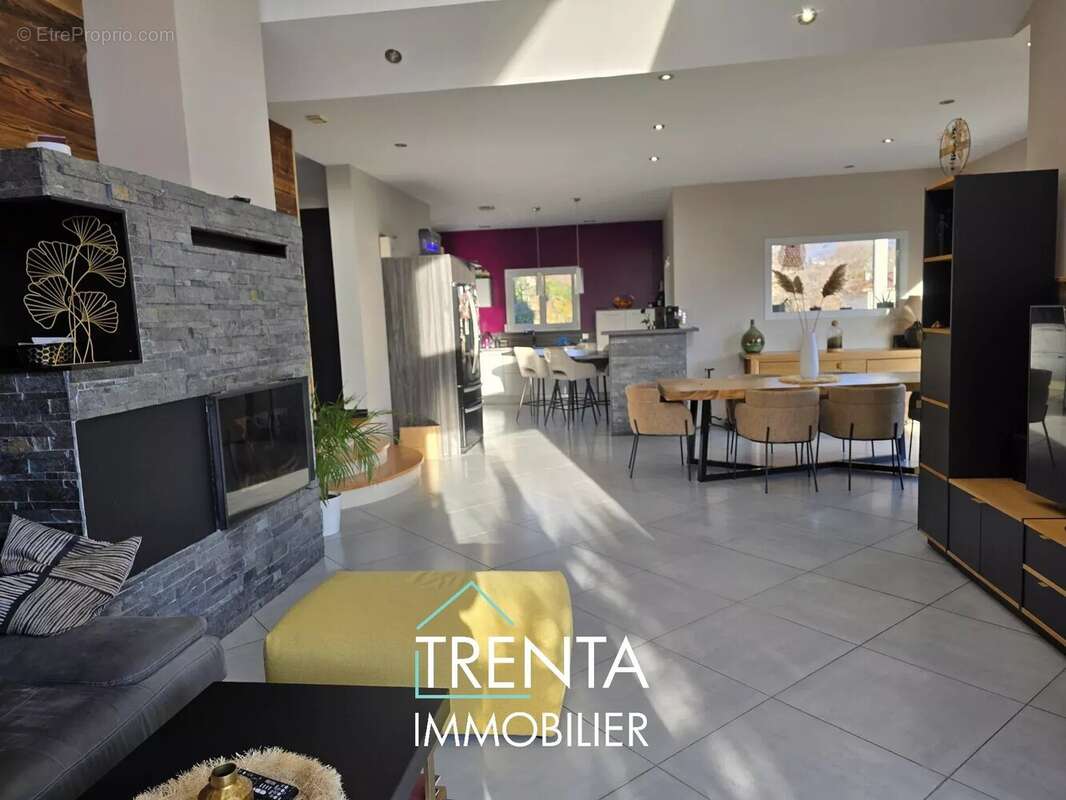 Maison à SAINT-JEAN-DE-MOIRANS