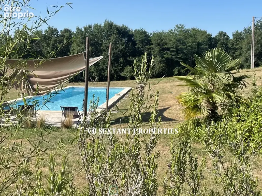 Sud Gironde, Belle maison de campagne rénovée, avec vue panoramique, dépendances  et piscine..11 hectares - photo 15