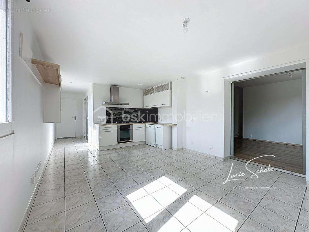 Appartement à SALES