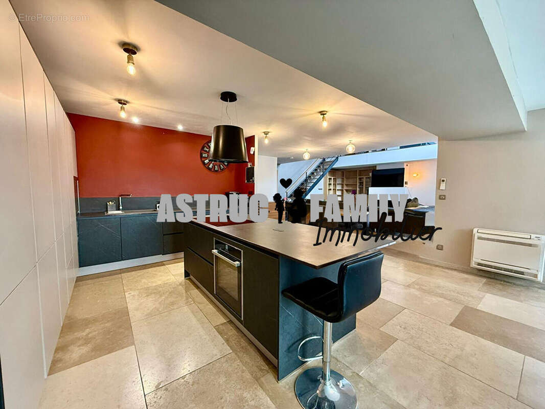 Maison à SAINT-LAURENT-D'AIGOUZE