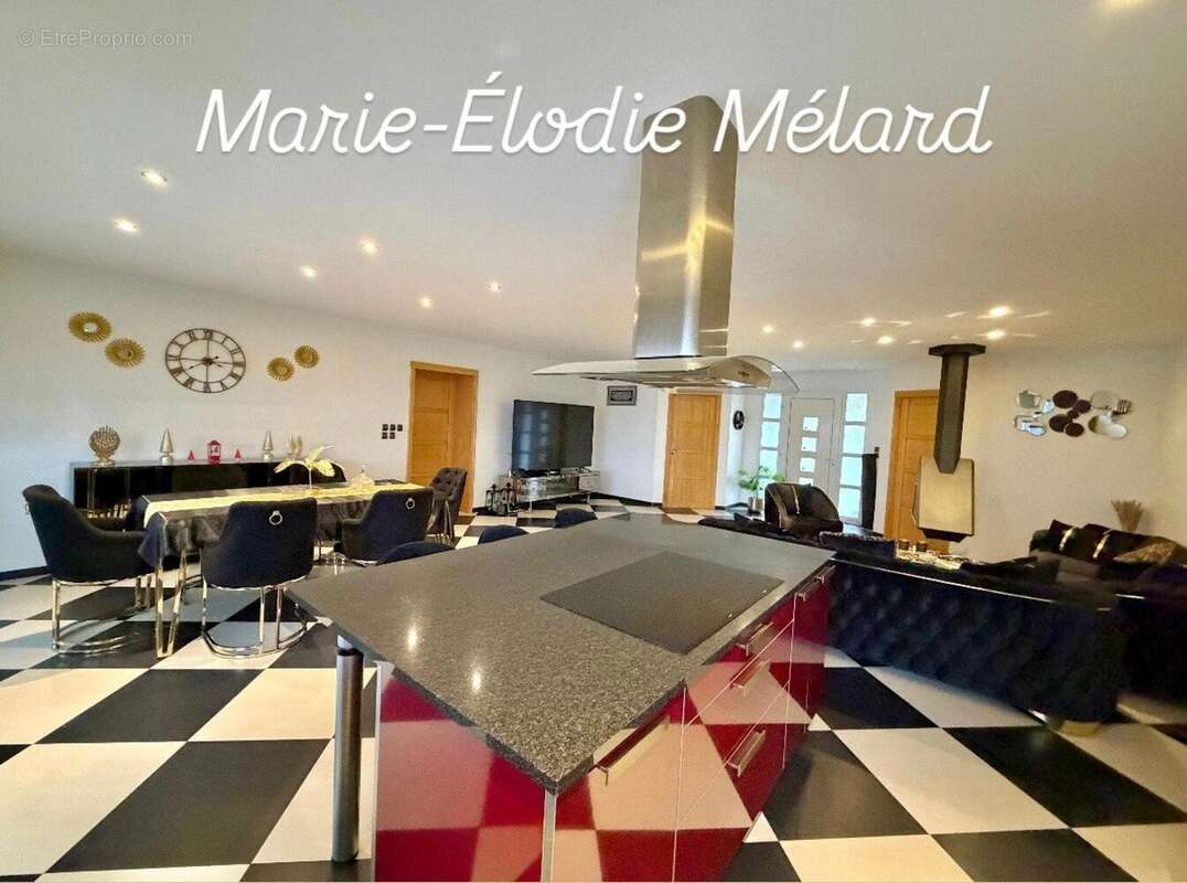 Maison 156 m² à Cons-La-Grandville  - photo 6