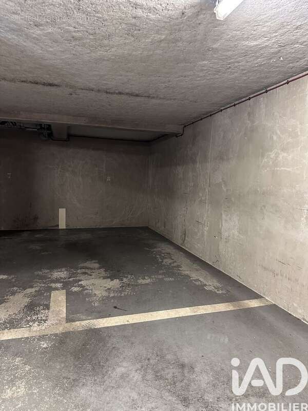 Photo 1 - Parking à ASNIERES-SUR-SEINE