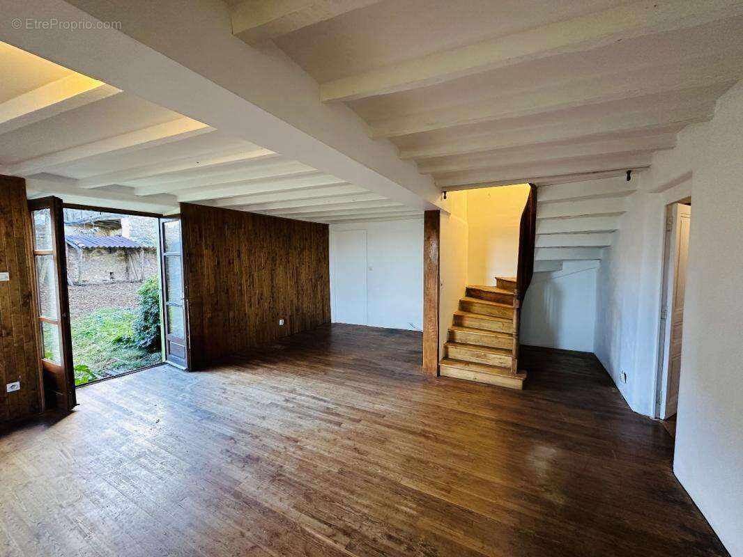 Maison à LASSERRE