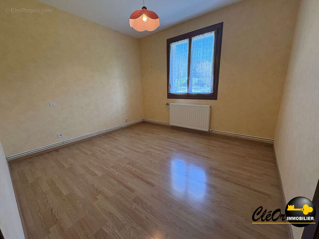 Maison à LA CHAPELLE-NAUDE