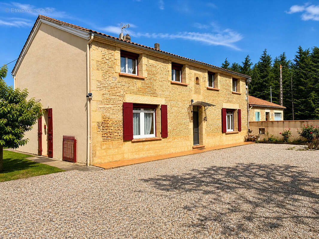 Maison à SAINTE-LIVRADE-SUR-LOT