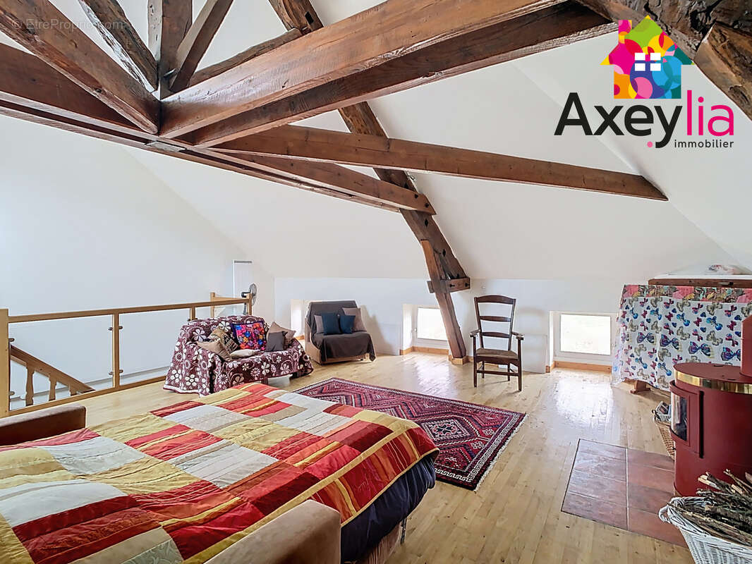 Maison à SAINT-JEAN-SAINT-MAURICE-SUR-LOIRE