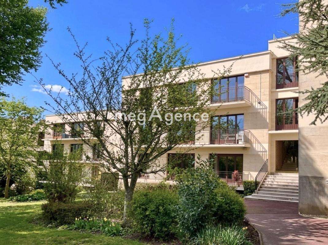 Appartement à SAINT-NOM-LA-BRETECHE