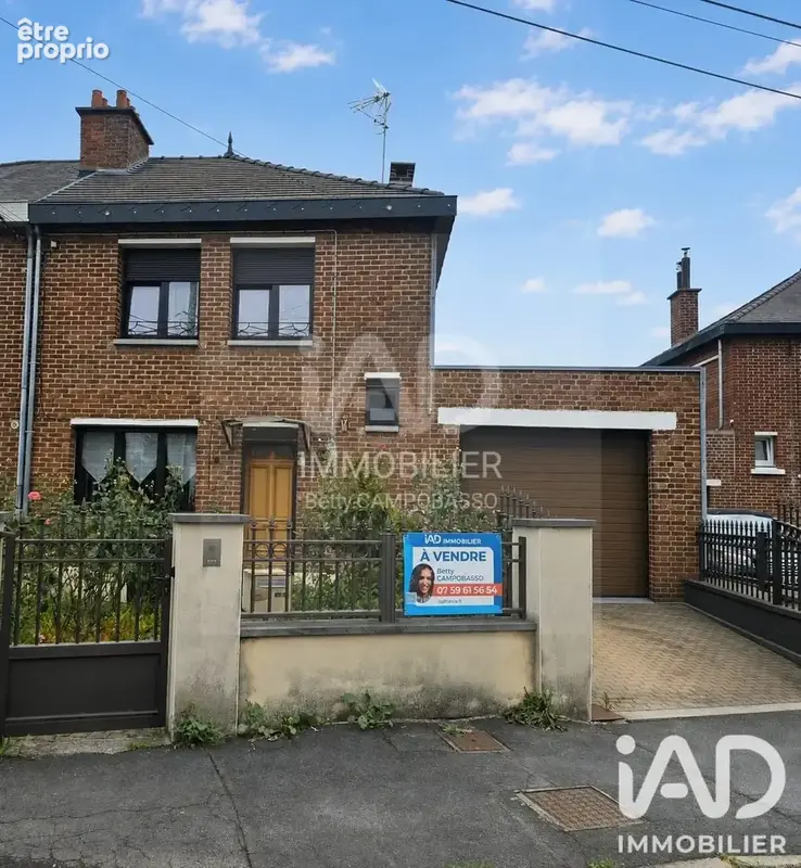 Maison 8 pièces 133 m² · à Thiant · 133 m² · 149 000 €