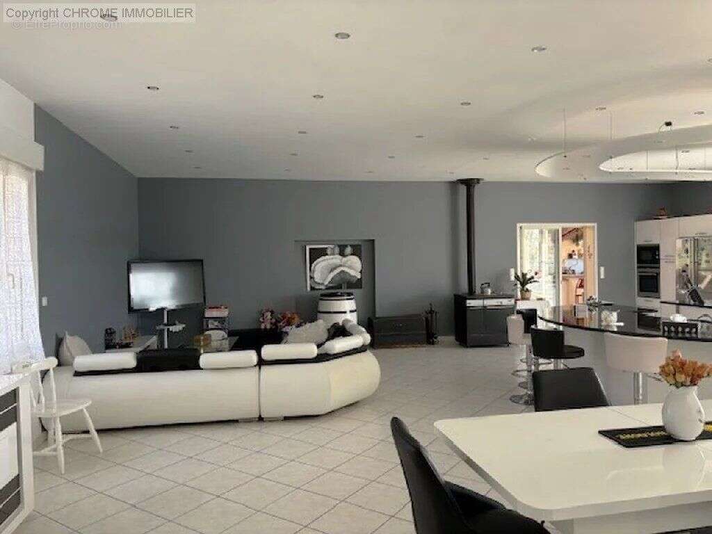 Maison à MAUVEZIN-SUR-GUPIE