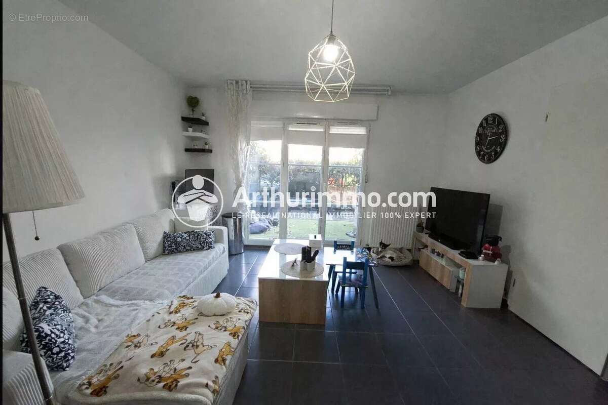 Appartement à SAINT-PIERRE-DU-PERRAY