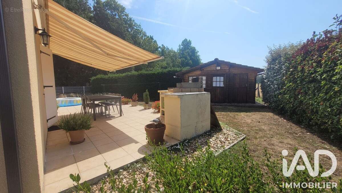 Maison 110 m² à Coutras  - photo 4