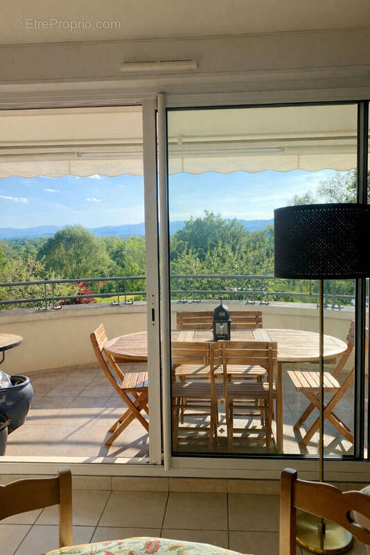 Appartement à CHARBONNIERES-LES-BAINS