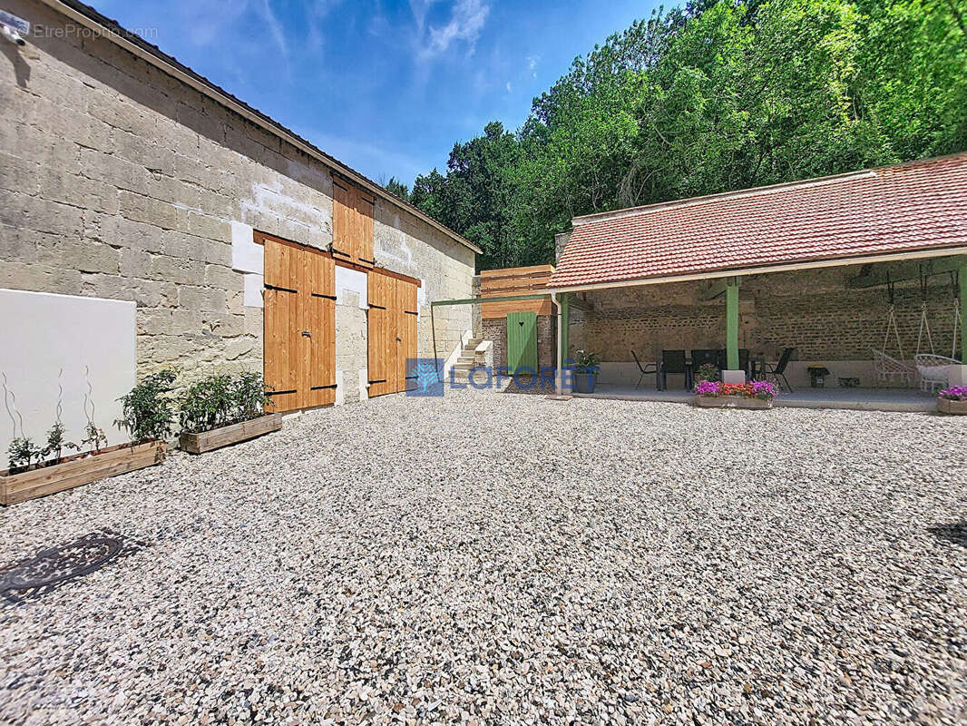 Maison Crepy 7 pièce(s) 286.03 m2 - photo 10