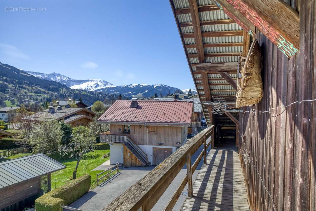 Maison 527 m² à Demi-Quartier  - photo 8
